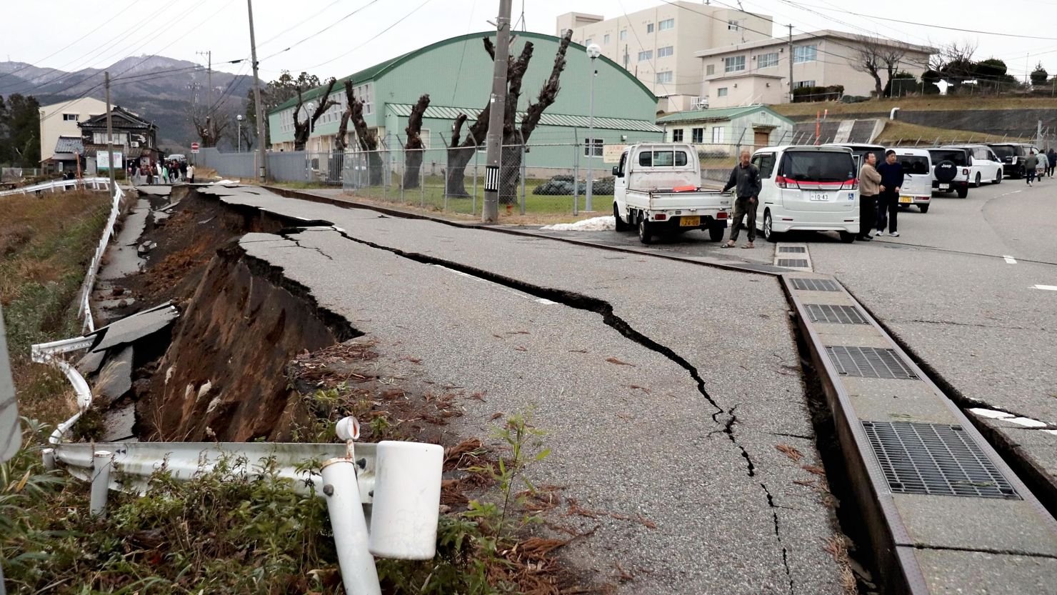 Japan strong earthquake : রিখটার স্কেলে কম্পনের তীব্রতা ছিল ৭.৪ - জোরালো ভূমিকম্পে কাঁপল জাপানের মাটি ,
